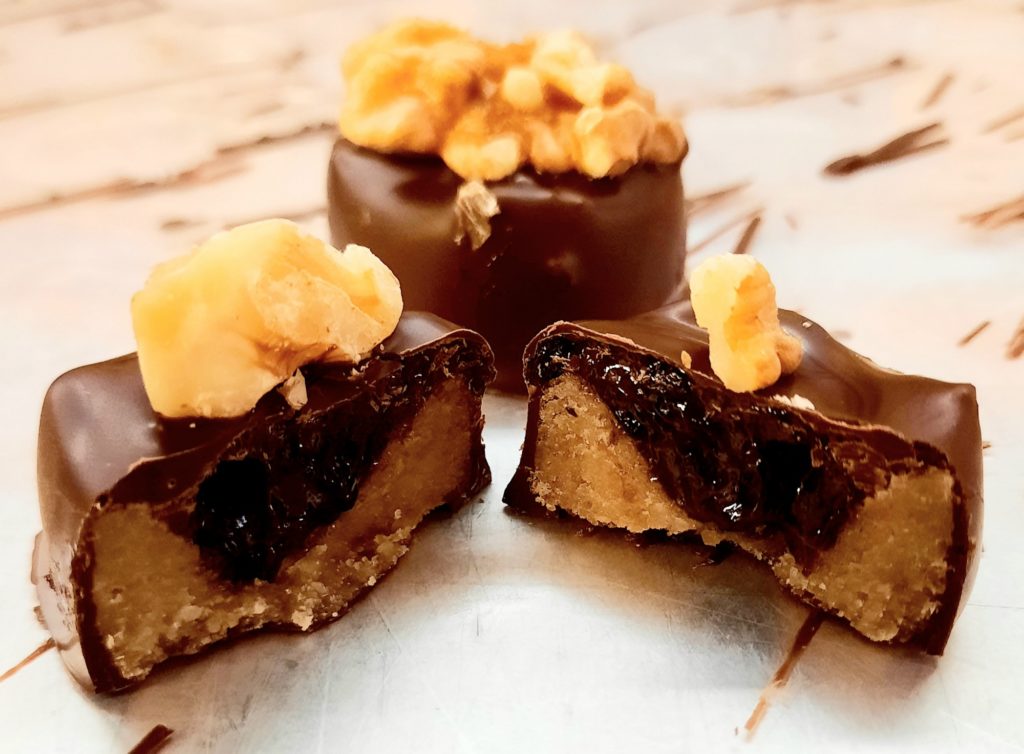 FAÇON CHOCOLAT, CREST